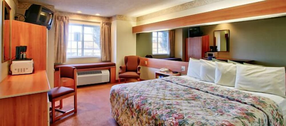 Standard Suite, 1 Queen Bed, Non Smoking