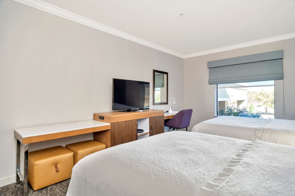 Room, 2 Queen Beds, Accessible, Non Smoking - Photo 2