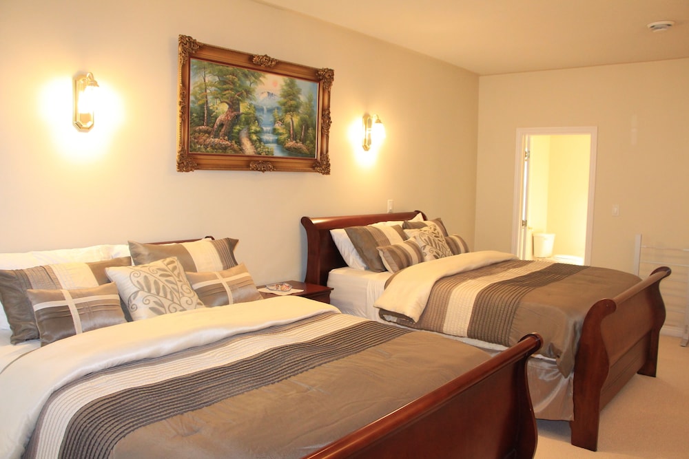 Presidential Suite, 2 Queen Beds (The George Washington)