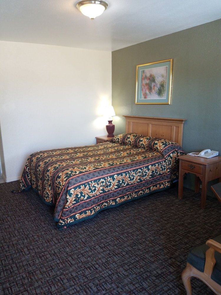 Room, 1 Queen Bed, Smoking photo 1