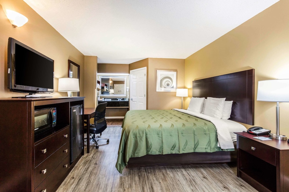 Room, 1 King Bed, Accessible, Non Smoking - Photo 1