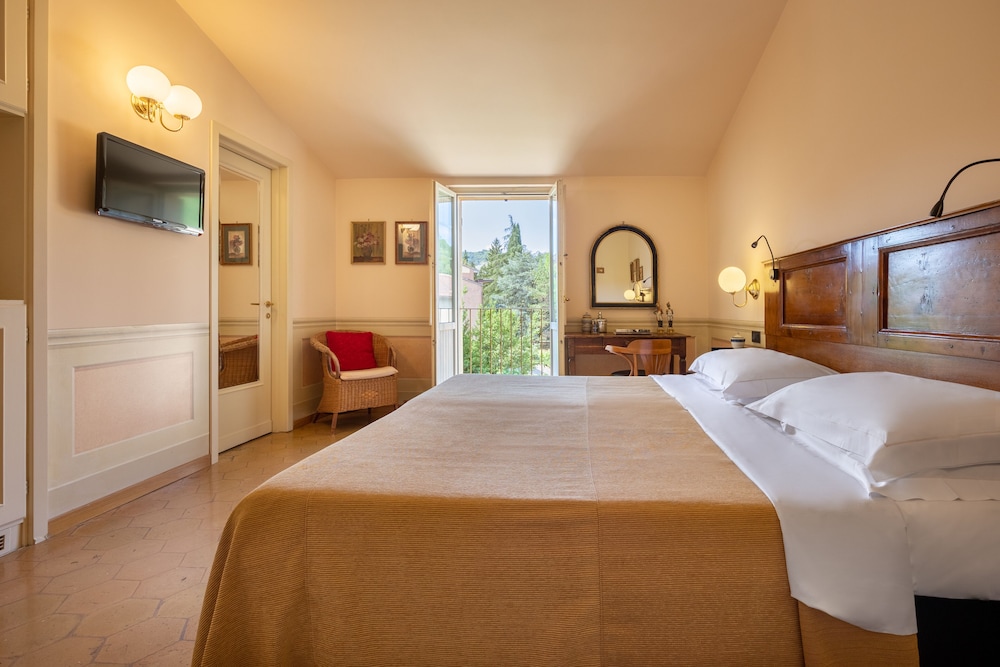 Classic Double or Twin Room photo 2