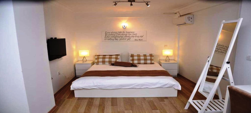 Deluxe Double Room, 1 King Bed photo 1