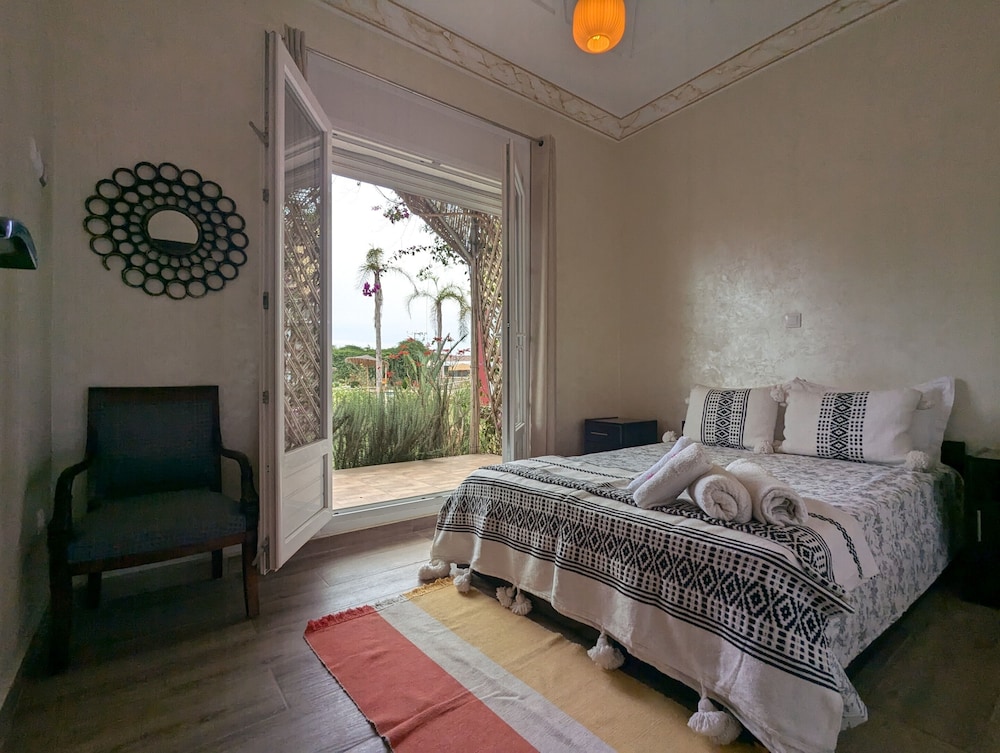 Family Bungalow, Ensuite, Pool View photo 1