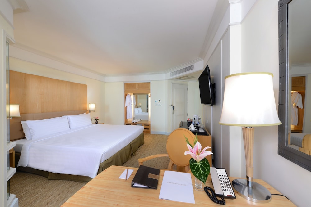 Deluxe Double Room, 1 King Bed photo 2
