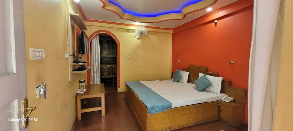 Deluxe Room - Photo 3