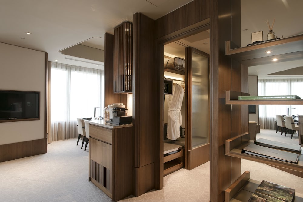 Plaza Suite Twin Room photo 3