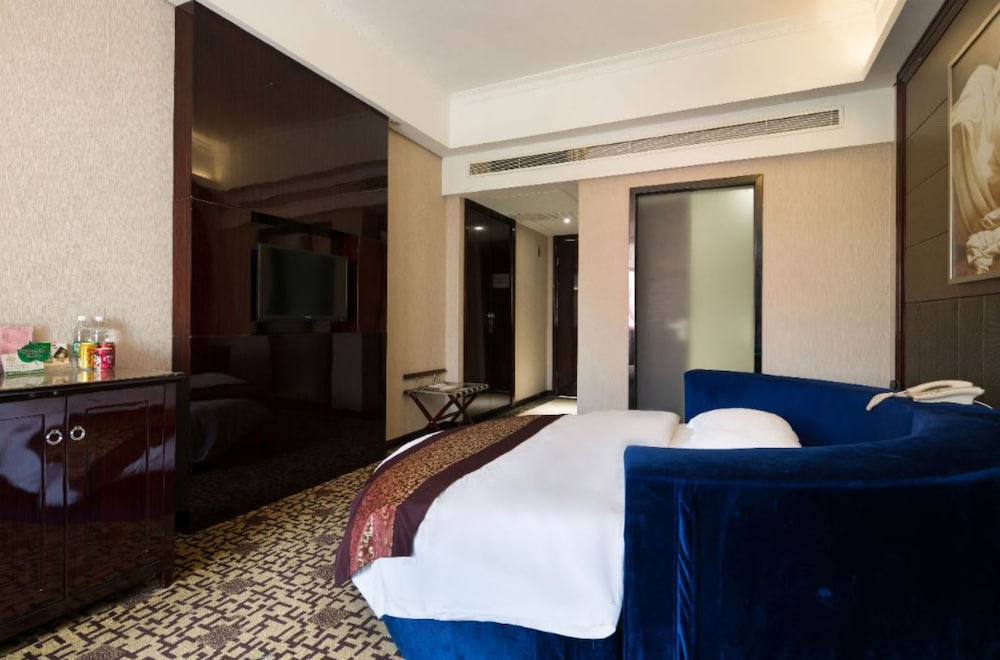 Romantic Room (Mainland Chinese Citizen Only)