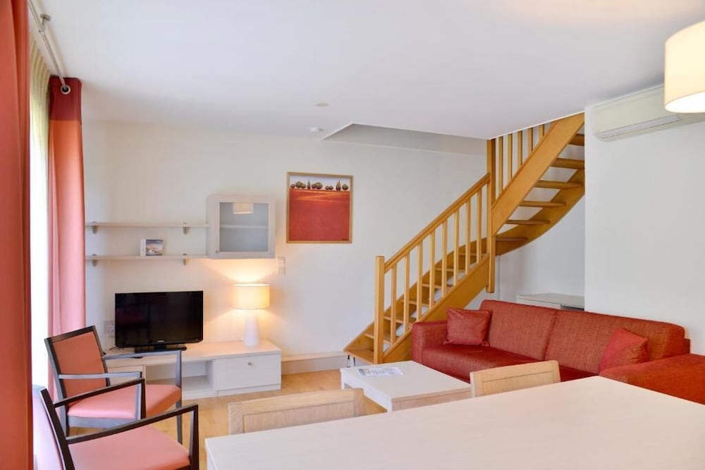 Standard Room, Multiple Beds photo 1