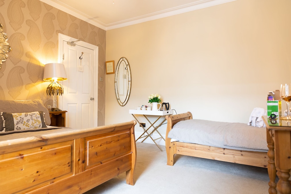 Standard Twin Room, Ensuite (Willow Spinney Family or ) photo 3