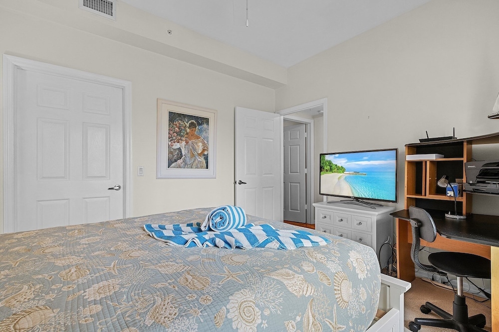 Condo, 2 Bedrooms photo 3