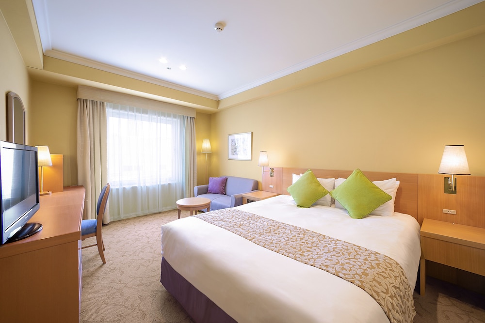 Oriental Queen, Non Smoking with Welcome Lounge and Laundry Lounge Access