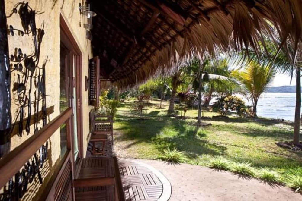 Bungalow, Garden View