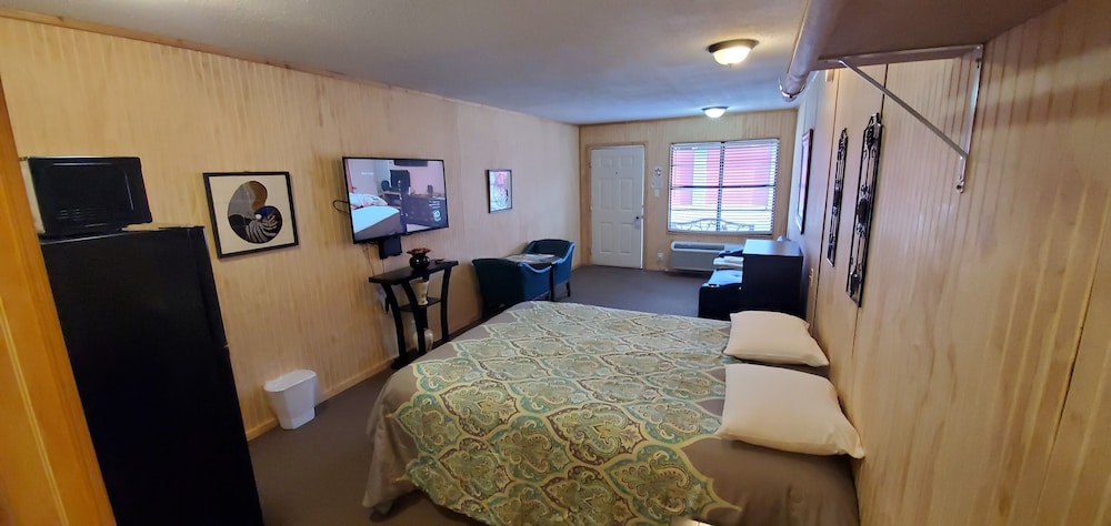 Deluxe Studio Suite photo 2