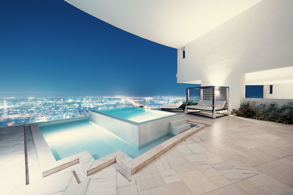 4 BED | Sky Villa w/Pool