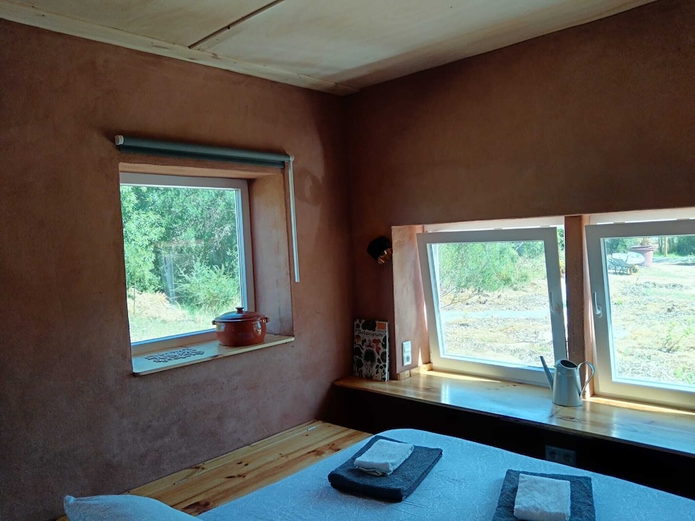 Romantic Studio Suite, 1 Queen Bed, Private Bathroom, Garden View