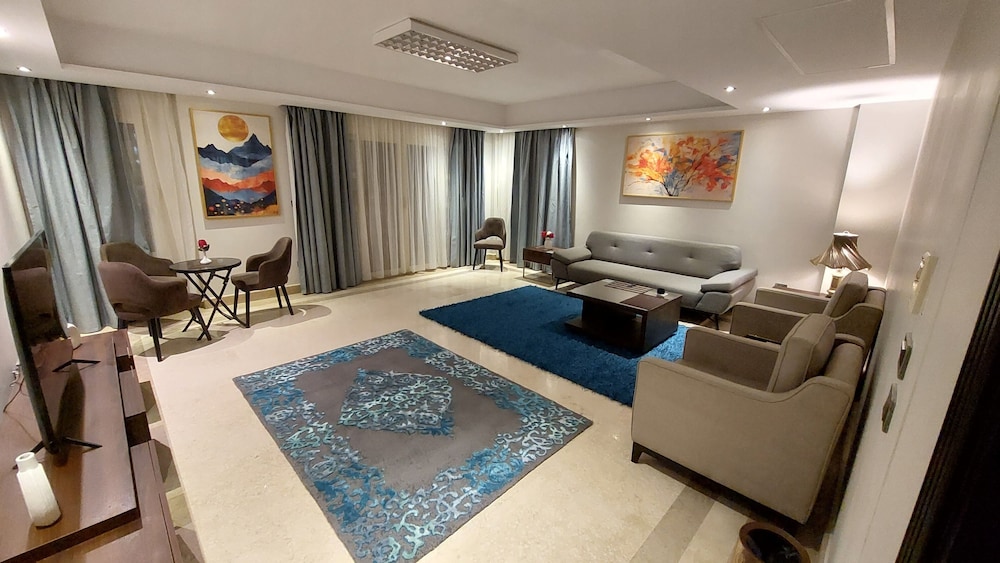 Luxury Apartment, 3 Bedrooms, Balcony, Garden View photo 1