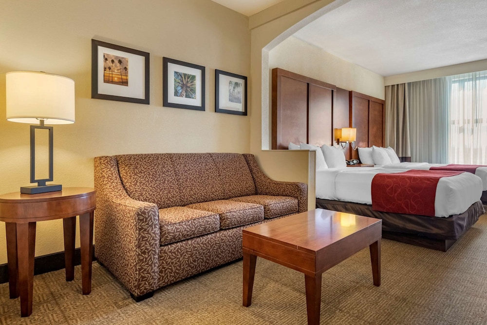 Suite, 2 Queen Beds, Non Smoking - Photo 3