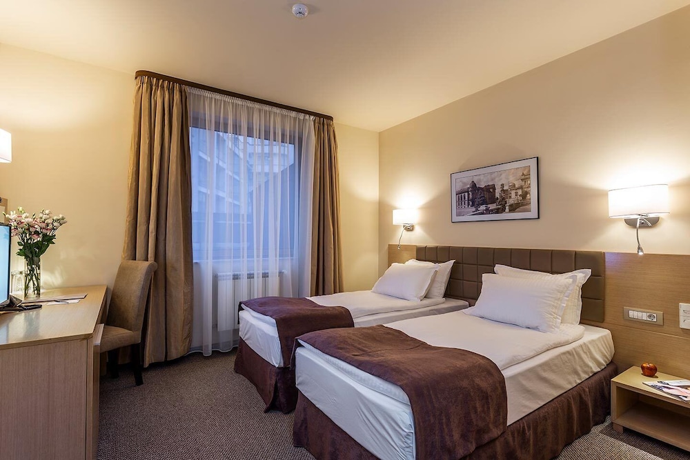 Standard Double or Twin Room - Photo 3