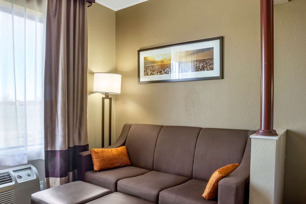Suite, 2 Queen Beds, Non Smoking - Photo 3