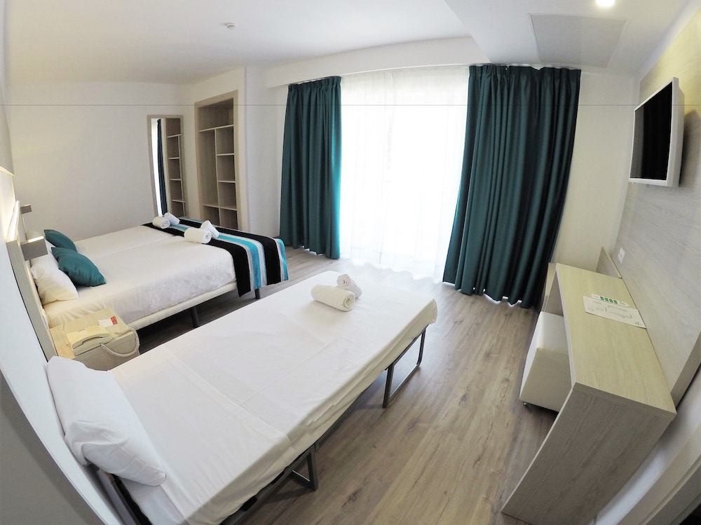 Deluxe Double Room, Balcony, Pool View