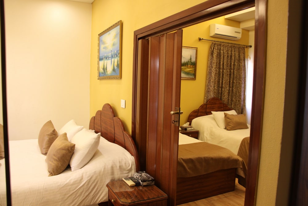 Room, 2 Bedrooms