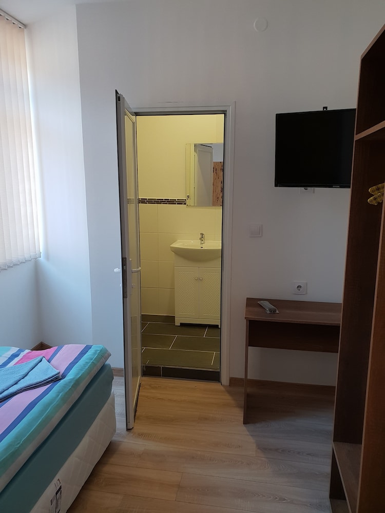 Basic Single Room (Long Stay)