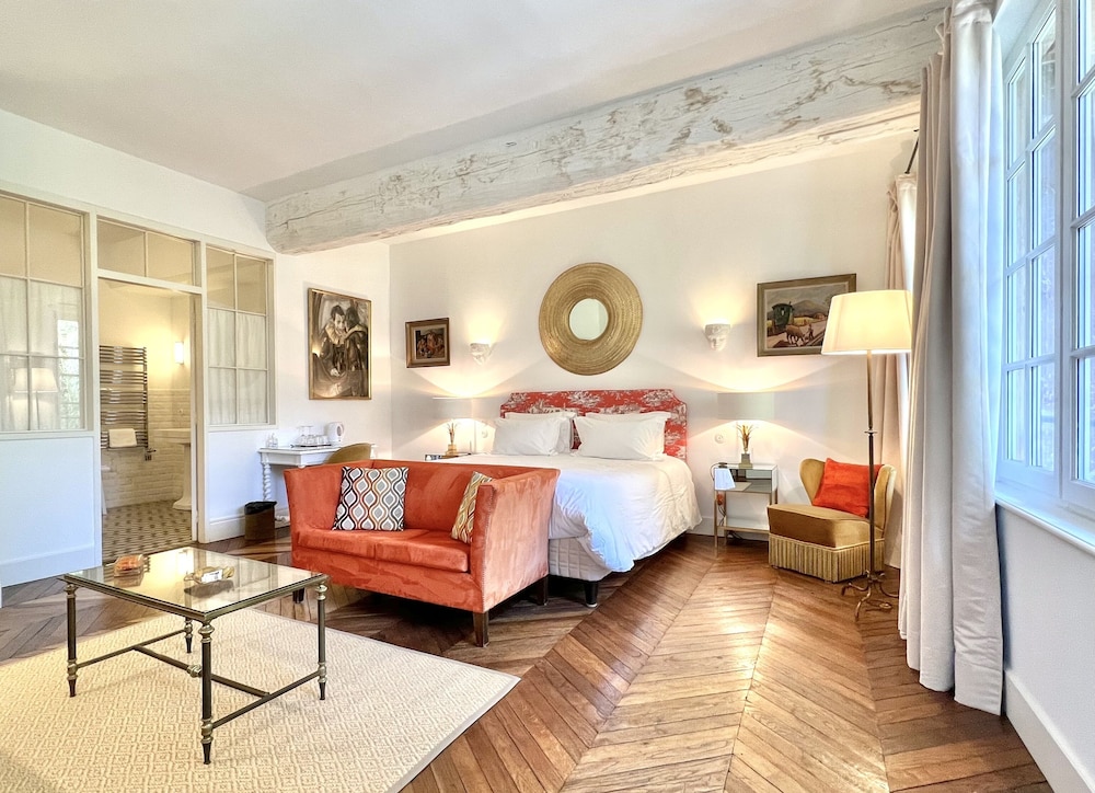 Deluxe Double Room (Capucine)