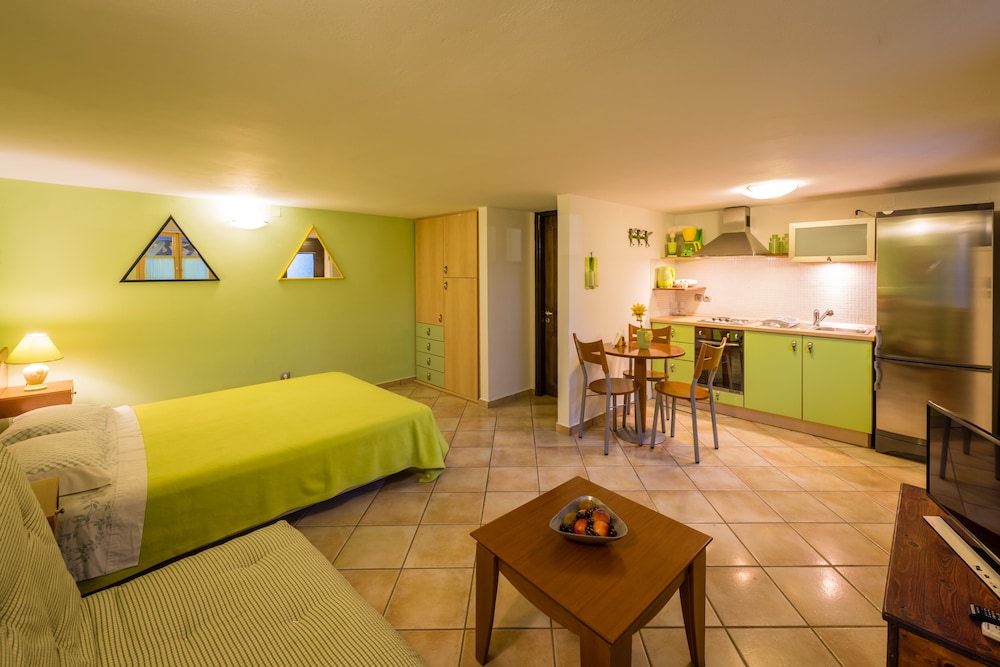 Comfort Apartment (Green) photo 1