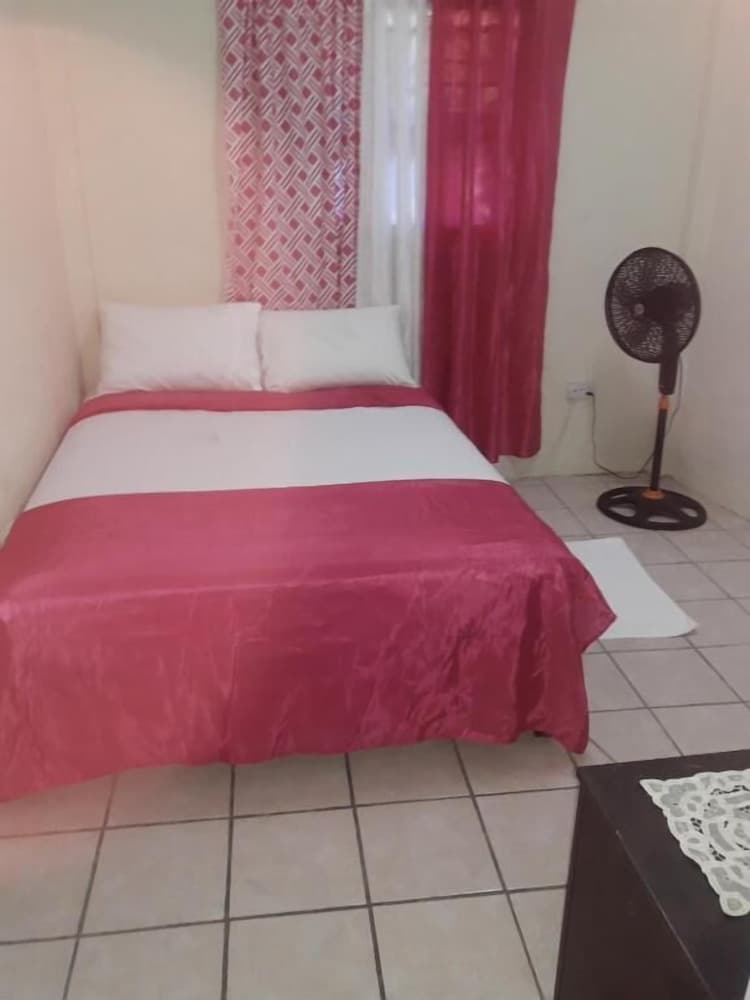 Basic Double Room photo 1