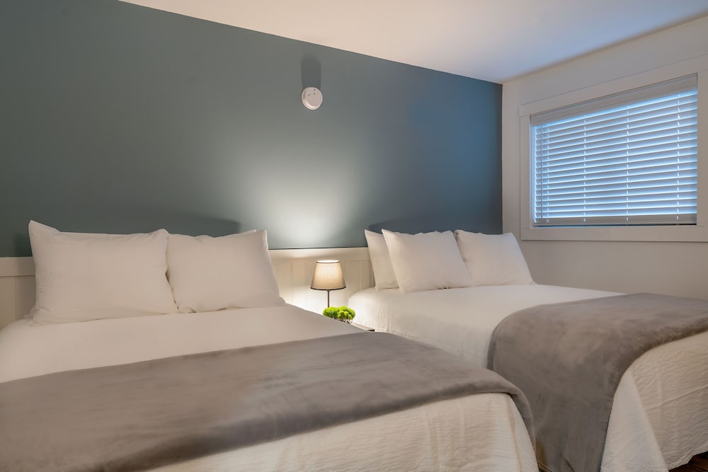 Basic Double Room, 2 Double Beds photo 1