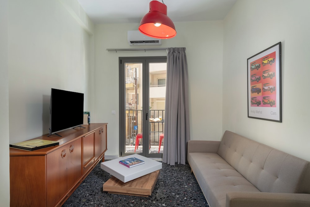 Oasis Apartment, Balcony, Partial Sea View