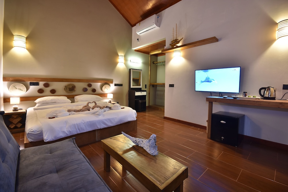 Honeymoon Bungalow, 1 Double Bed, Garden View, Garden Area photo 1