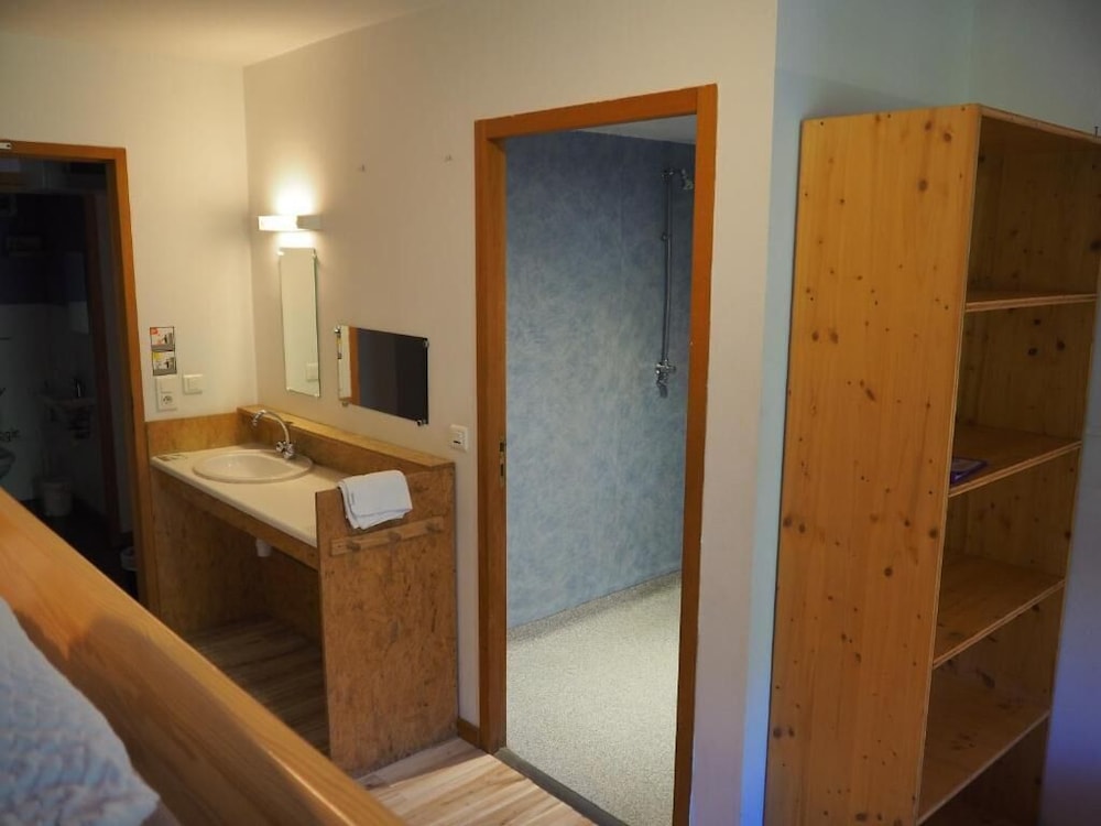 Private Room 5 Beds - Photo 4