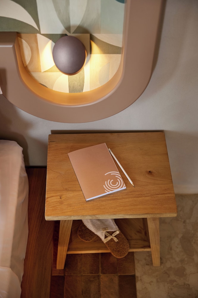 Deluxe Suite with Outdoor Tub - Photo 17