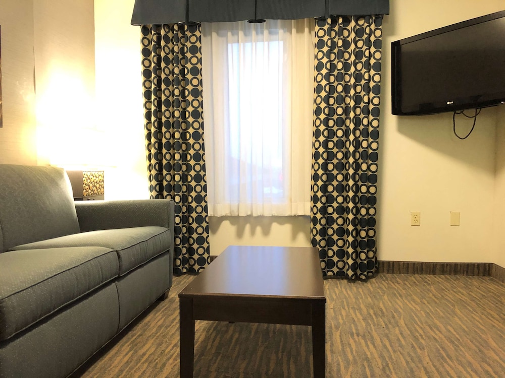 Suite, 2 Queen Beds, Non Smoking, Refrigerator & Microwave (with Sofabed)