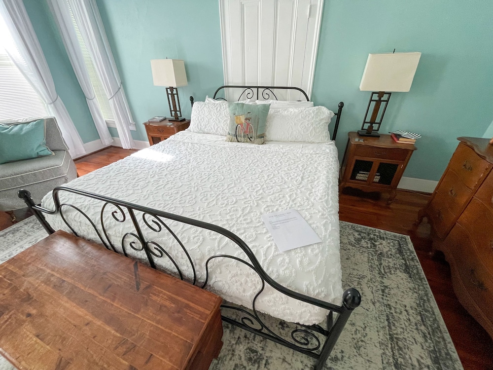 Governor's Suite photo 2
