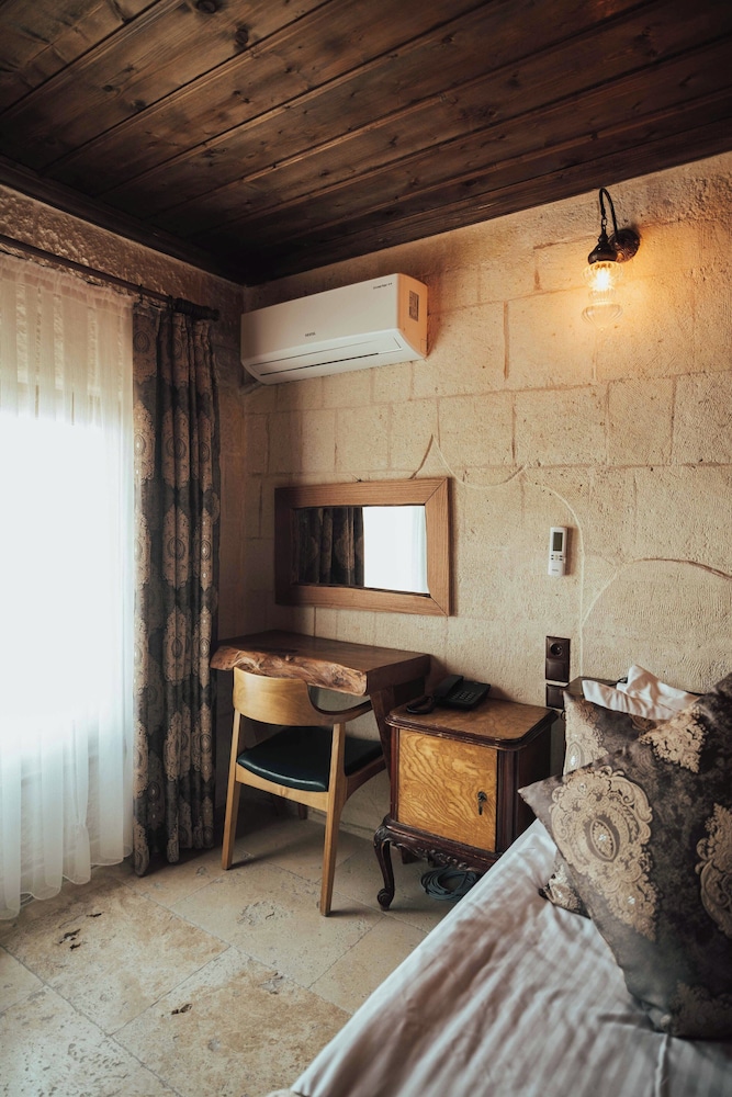 Deluxe Stone Suite with Stone - Photo 28