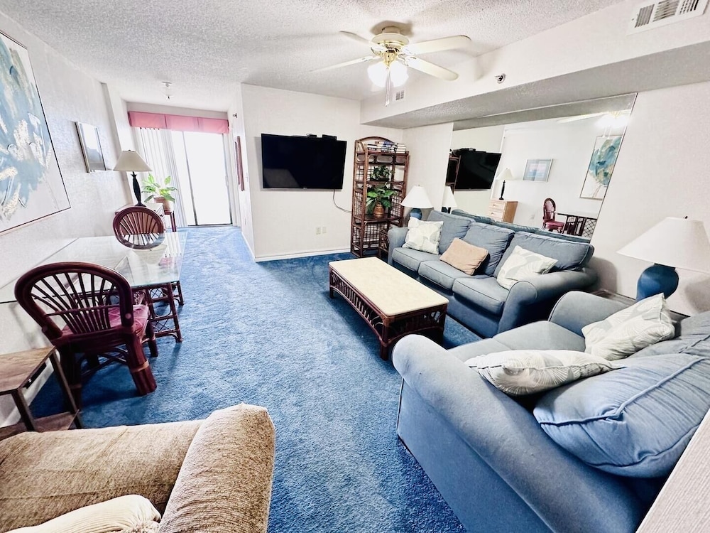 Condo, 2 Bedrooms