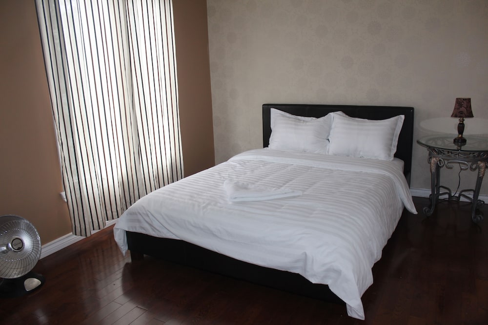 Classic Room, 1 Queen Bed photo 3