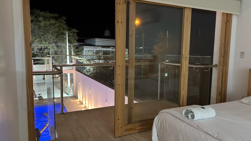 Superior Double Room, 1 King Bed, Pool View
