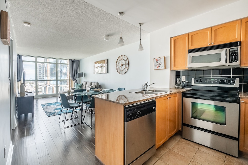 Design Apartment, Multiple Beds, Kitchen, City View - Photo 27