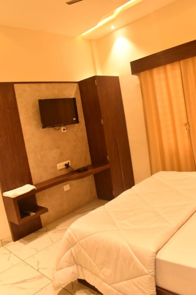 Deluxe Double Room photo 2