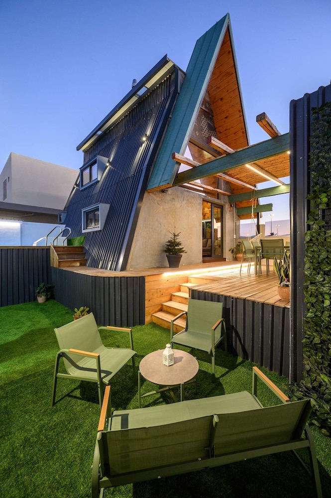 House, Smoking photo 1