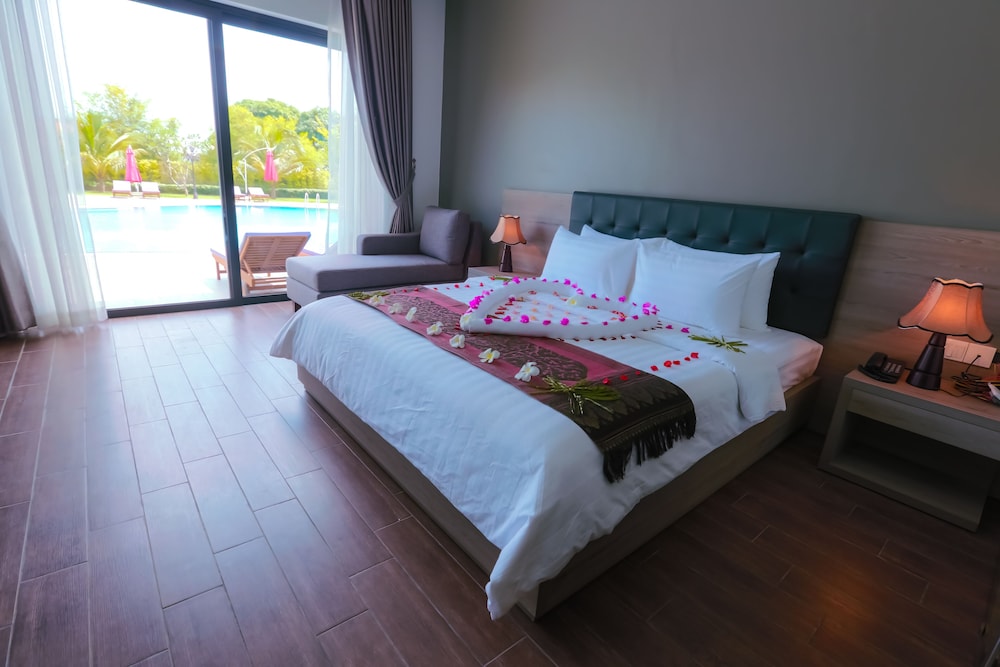 Deluxe Double Room, Pool View photo 2