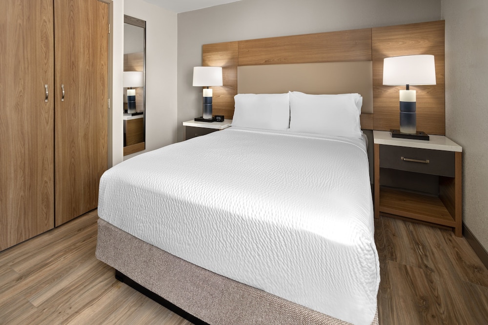 Suite, 1 Bedroom, Mobility Accessible (Communications) - Photo 9