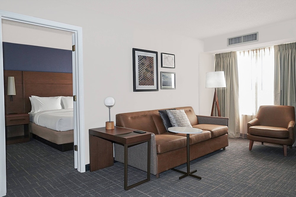 Suite, 1 Bedroom (Mobility Accessible, Roll-In Shower) photo 2