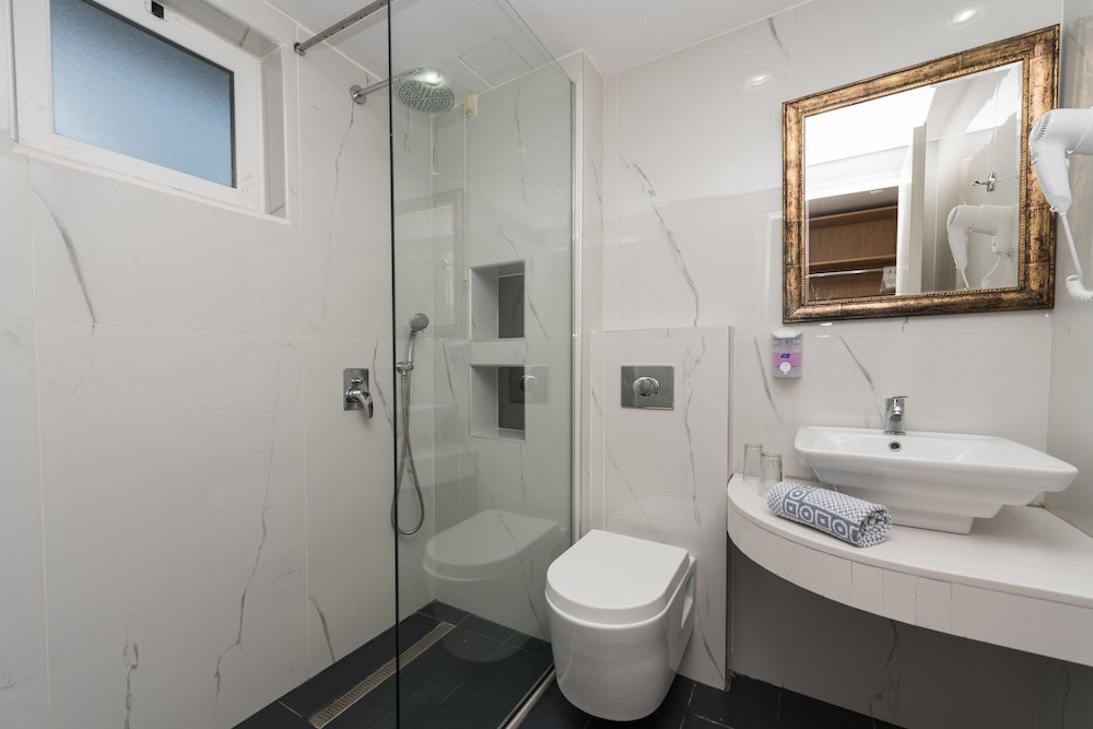 Superior Double or Twin Room, Mountain View, Garden Area - Photo 4