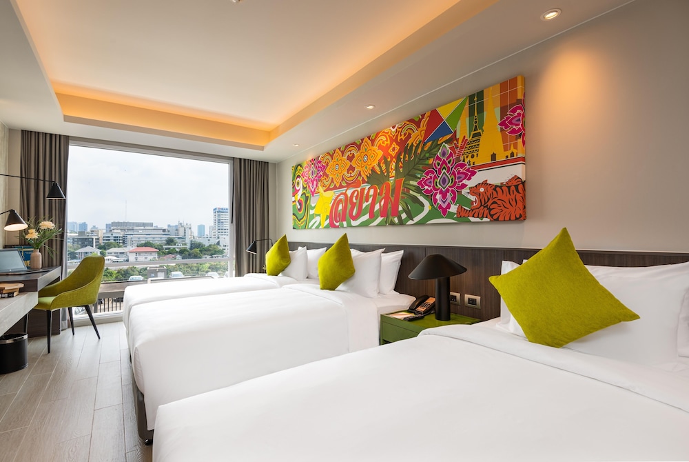 Deluxe Triple Room, City View