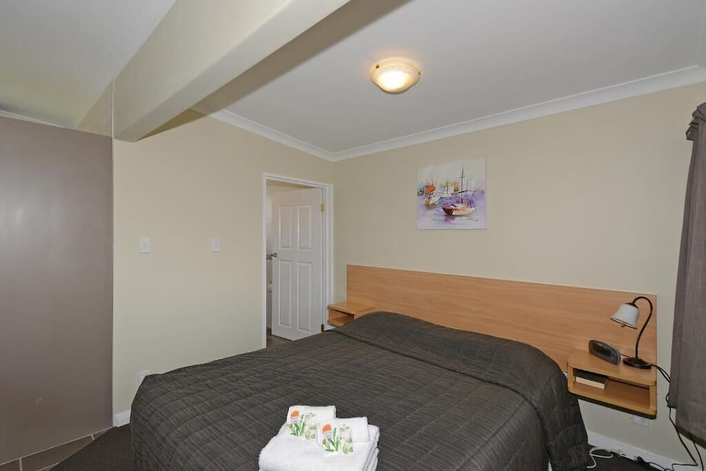 Standard Room, 1 Bedroom (Unit 14 - Refurbished) photo 2